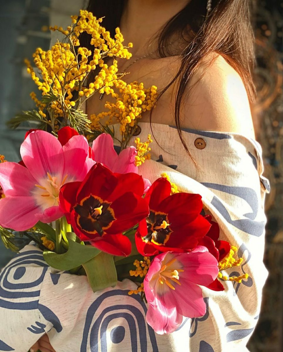 tizopuk's tweet photo. ﭼﺮﺍ ﻧﺒﺎﯾﺪ ﻫﺮ ﺯﻧﯽ
ﺯﯾﺒﺎﺗﺮﯾﻦ ﺯﻥ ﺟﻬﺎﻥ ﺑﺎﺷﺪ؟
ﺩﺳﺖ ﮐﻢ ﺑﺮﺍﯼ ﯾﮏ ﺑﺎﺭ
ﺩﺳﺖ ﮐﻢ ﺑﺮﺍﯼ ﻣﺪﺗﯽ
ﺩﺳﺖ ﮐﻢ ﺑﺮﺍﯼ ﯾﮏ ﺟﻔﺖ چشم ... https://t.co/PL5t88CGie