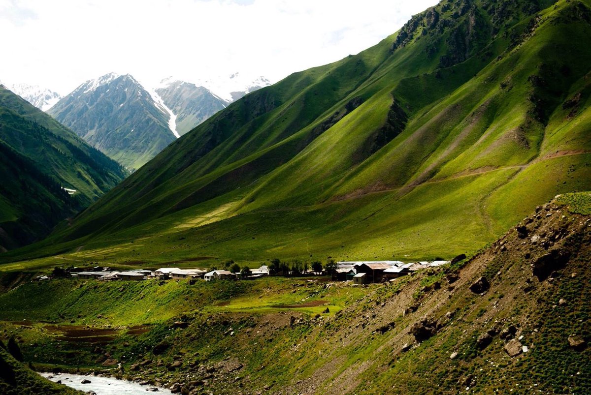 expolregb's tweet photo. 📍Minimarg.
 A village in the Astore District of Gilgit Baltistan, Pakistan. It is situated on the bank of the Burzil Nala, approximately 36 km south of the Chilam Chowki checkpost and to the north of a border village named Kamri.🥰⚡️💝 https://t.co/IlEa1WmSbj