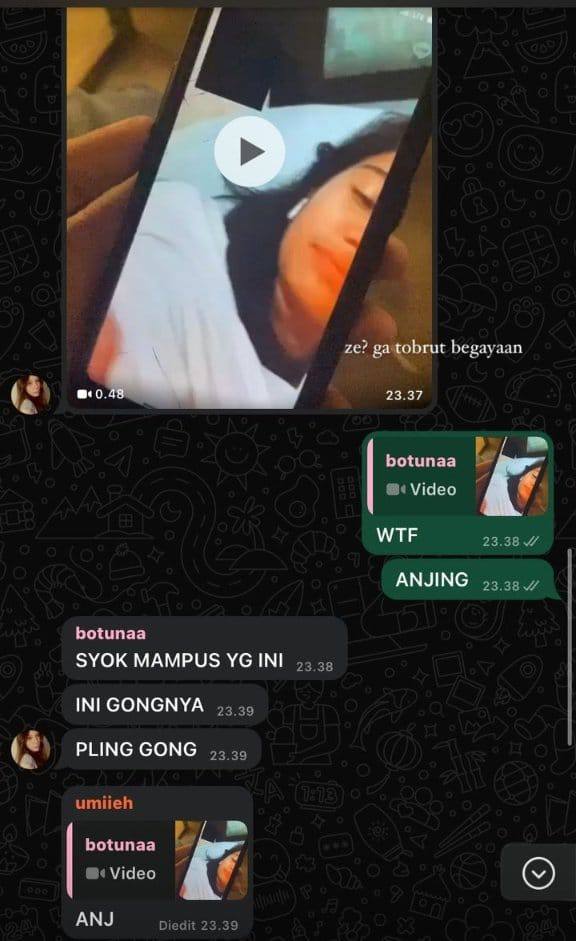 Ke sebar sampe ke bawah, lebih bawah dari palung mariana. Tapi siapa nih yang nyebarin?

Azizah selingkuh sama salim dan satria pacar baru fuji,  philo mantannya azizah. Btw, kalo gua jadi arhan nyesek banget cok🥲