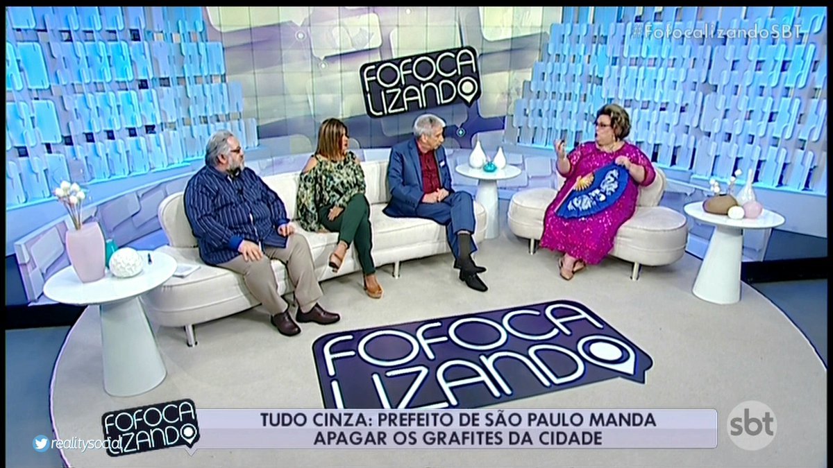 MrsCronos's tweet photo. O jornalismo do SBT teve que erguer em poucos dias por causa de um telefonema (Vou sentir falta), o #Fofocando, #FofocalizandoNoSBT, #NoticiasImpressionantes, #Triturando, #ChegaMaisNotícias.
Acho que nenhuma outra no país saberia lidar com isso. Vive todas as fases. https://t.co/vvQz5Pos3W