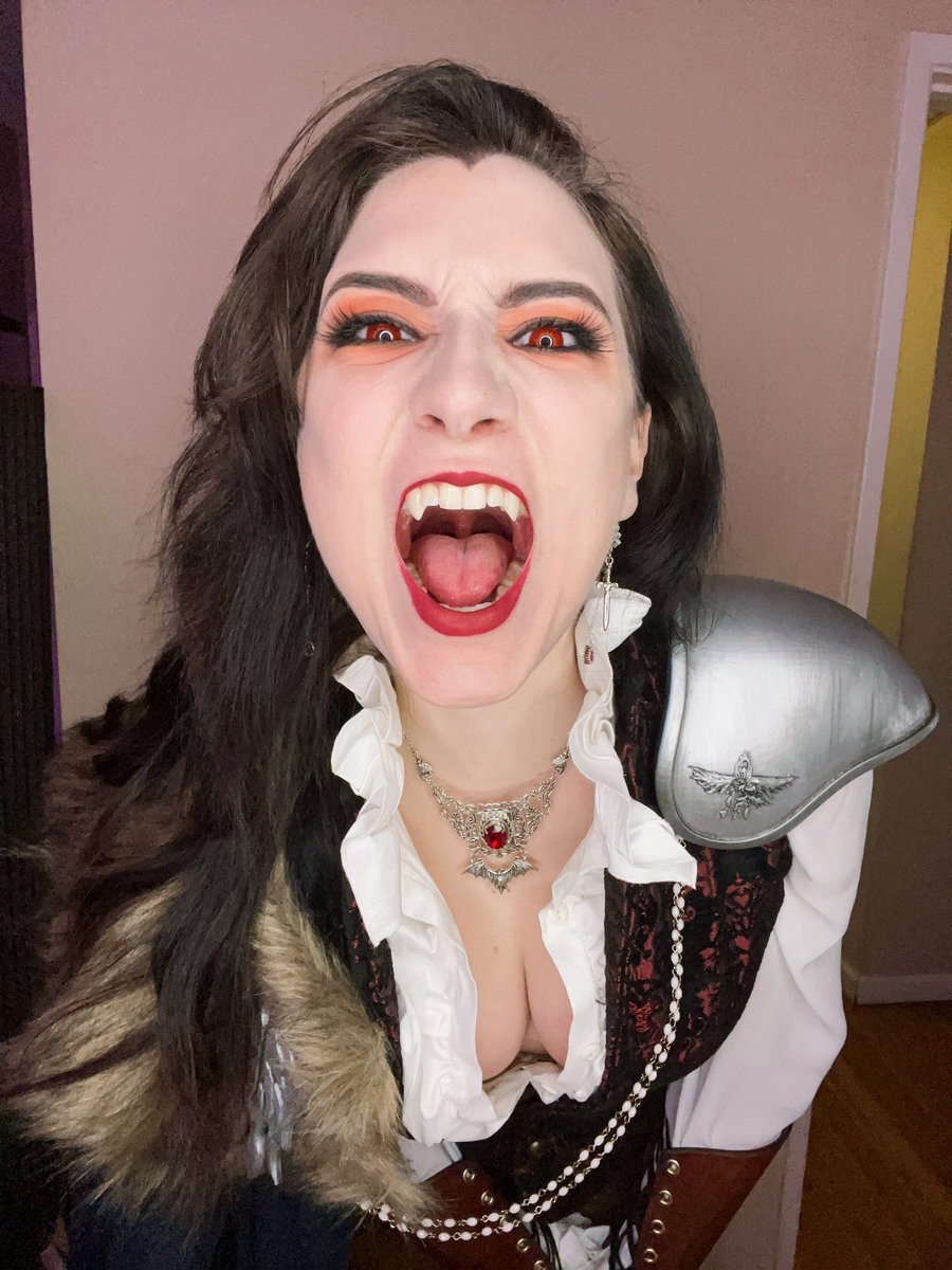 BrizzyVoices's tweet photo. for 2 campaigns now I’ve been DMing Curse of Strahd with a femme Strahd so here she isssss… 

Strahdanya von Zarovna
🩸🦇❤️‍🔥⚰️🍷

#dnd #curseofstrahd #strahdvonzarovich #dndcosplay https://t.co/4soUzLsHFZ
