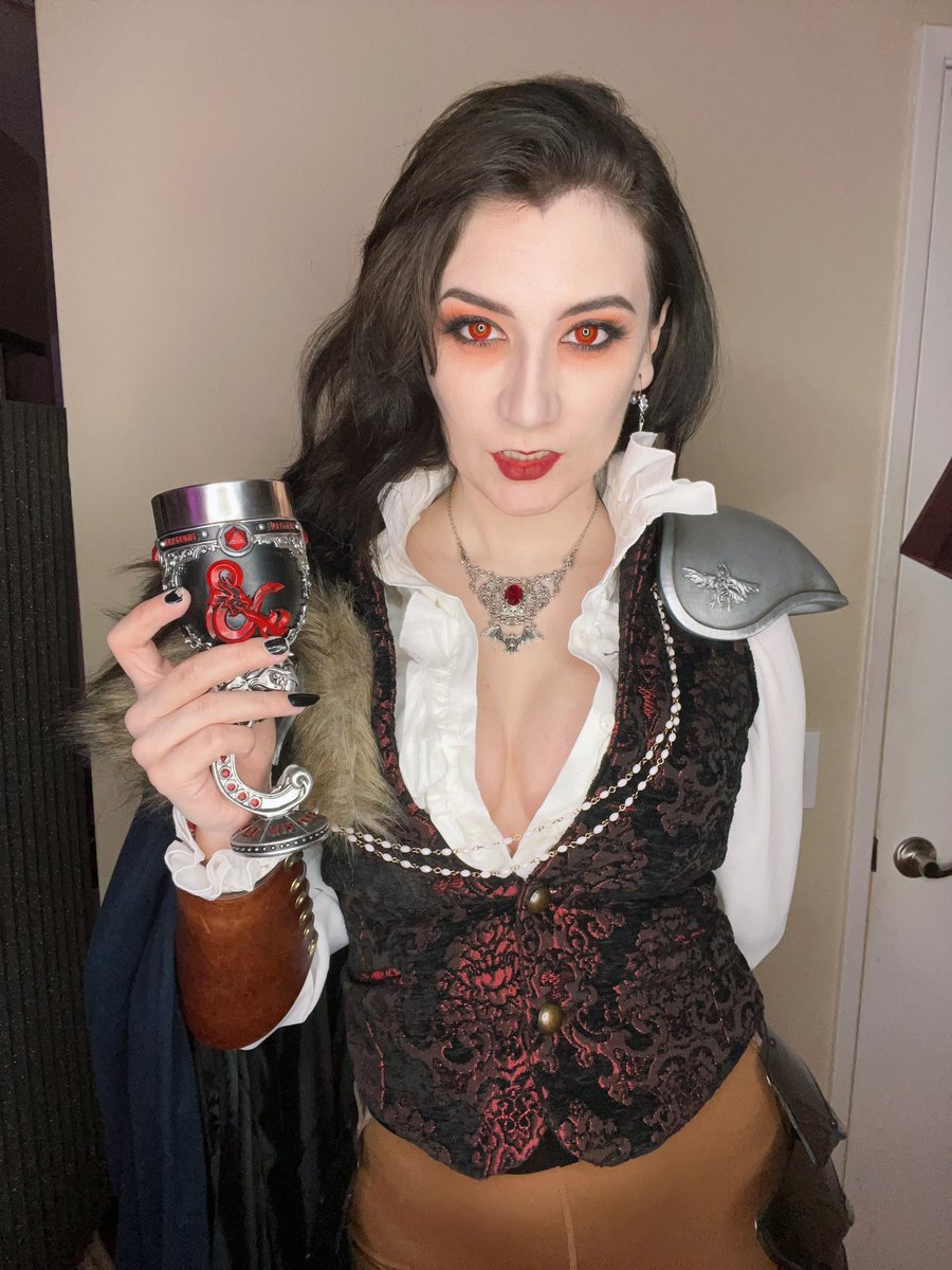 BrizzyVoices's tweet photo. for 2 campaigns now I’ve been DMing Curse of Strahd with a femme Strahd so here she isssss… 

Strahdanya von Zarovna
🩸🦇❤️‍🔥⚰️🍷

#dnd #curseofstrahd #strahdvonzarovich #dndcosplay https://t.co/4soUzLsHFZ