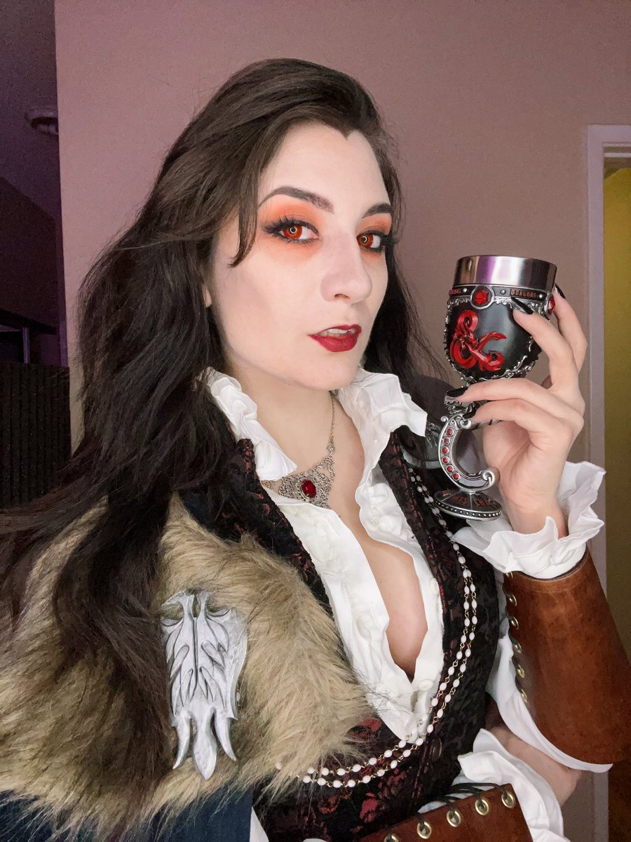 BrizzyVoices's tweet photo. for 2 campaigns now I’ve been DMing Curse of Strahd with a femme Strahd so here she isssss… 

Strahdanya von Zarovna
🩸🦇❤️‍🔥⚰️🍷

#dnd #curseofstrahd #strahdvonzarovich #dndcosplay https://t.co/4soUzLsHFZ
