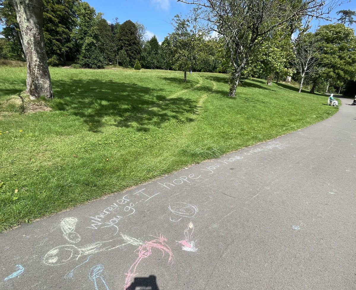 “Wherever you go, I hope you have a nice day”. I had to stop and take a picture of this. The world needs more little acts of kindness like this message in Singleton Park today - it made my day!🌞