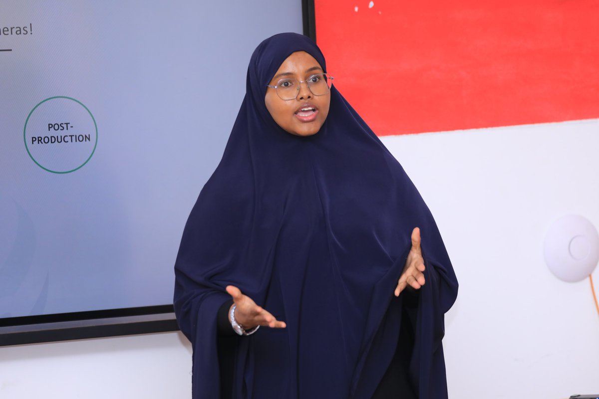 ICESomalia's tweet photo. Capturing the energy and creativity from our digital climate storytelling session as part of climate justice incubator program. Our participants explored creative ways to craft, make and share stories of impact and inspiration to advocate for climate justice in Somalia 🌍📸 #ClimateNarratives #SustainableFuture
