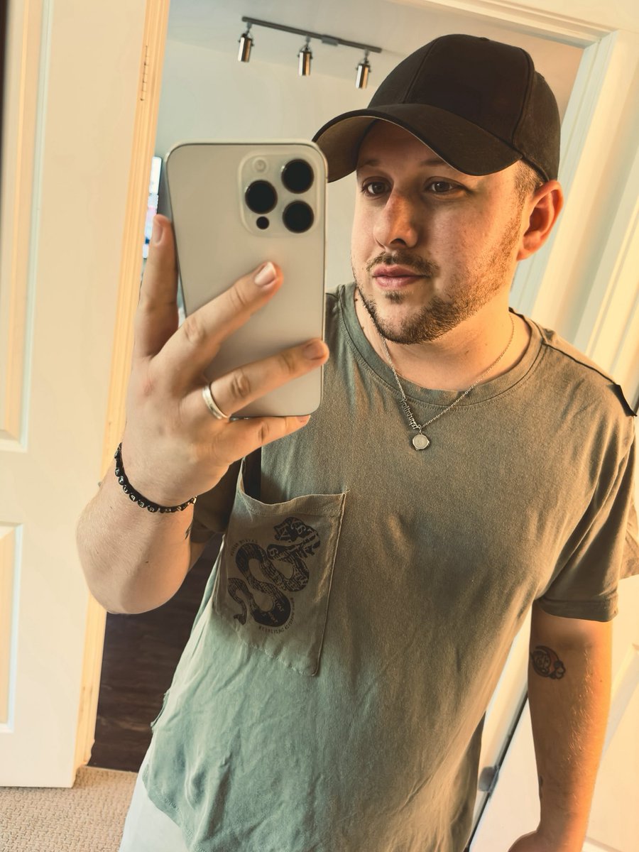 ibobbyevans's tweet image. let the clowning begin 🐍

#TSTheErasTour
#TSTheErasTourLondon
#reputationTaylorsVersion