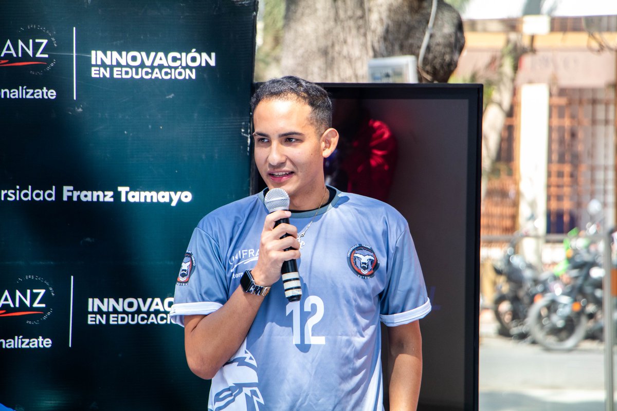 UnifranzBolivia's tweet photo. 🎾 ¡Listos para el Torneo Intercolegial de #Pádel Copa #Unifranz ! Más de 20 duplas competirán en Cochabamba los días 29, 30 y 31 de agosto, buscando su pase a la gran final en Santa Cruz. Te dejamos imágenes de la Conferencia de Prensa.

#UnifranzCochabamba #PádelUnifranzCbba https://t.co/0NcCaySzwM