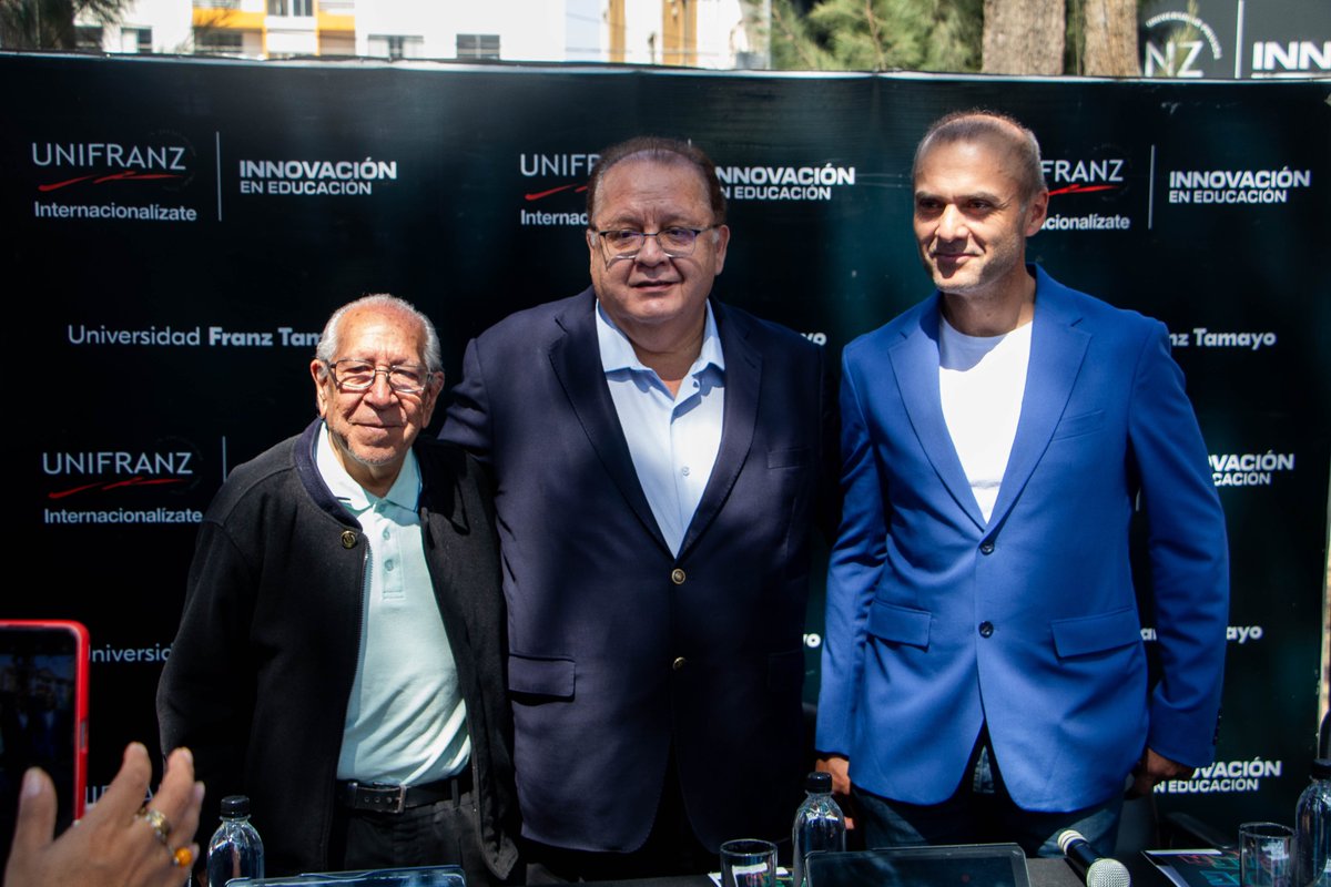 UnifranzBolivia's tweet photo. 🎾 ¡Listos para el Torneo Intercolegial de #Pádel Copa #Unifranz ! Más de 20 duplas competirán en Cochabamba los días 29, 30 y 31 de agosto, buscando su pase a la gran final en Santa Cruz. Te dejamos imágenes de la Conferencia de Prensa.

#UnifranzCochabamba #PádelUnifranzCbba https://t.co/0NcCaySzwM