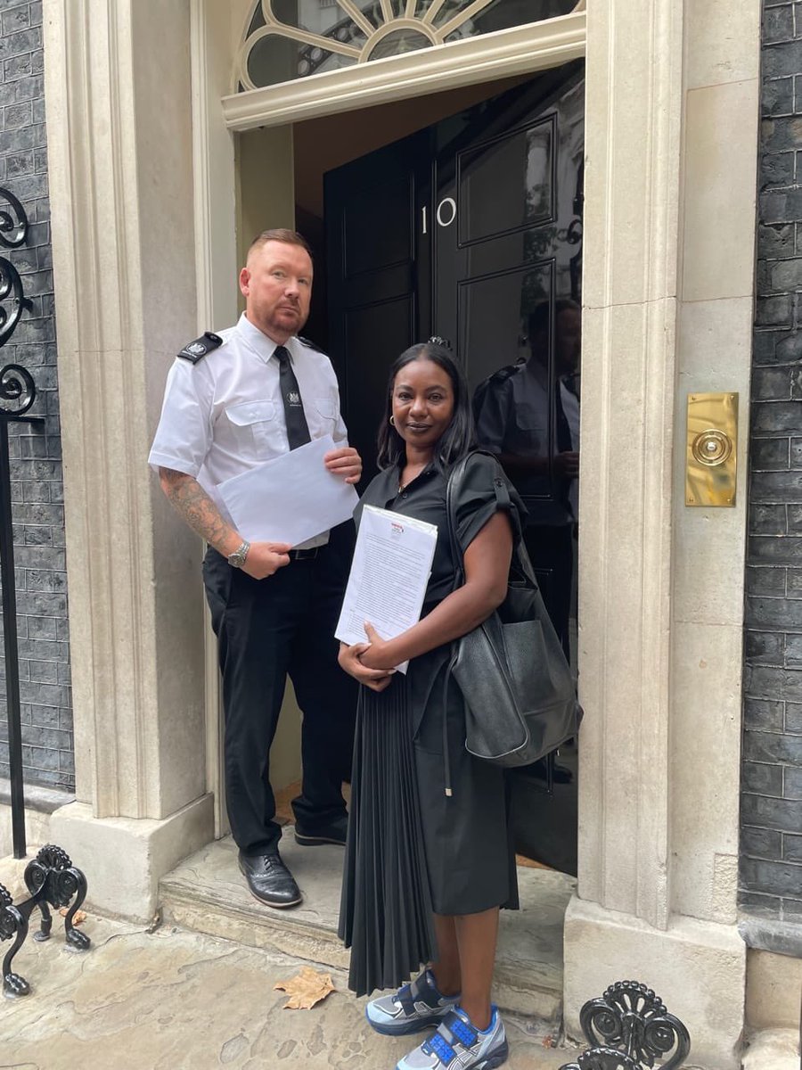 🔊Today, the Directors of <a href="/SBSisters/">Southall Black Sisters</a>, <a href="/Imkaan/">Imkaan</a>, <a href="/4refugeewomen/">Women for Refugee Women 🧡</a>, @hibiscuscharity, <a href="/lawrsuk/">Latin American Women's Rights Service - LAWRS</a> &amp; <a href="/Safety4Sisters/">Safety4Sisters</a> submitted 12 demands to PM <a href="/Keir_Starmer/">Keir Starmer</a> <a href="/10DowningStreet/">UK Prime Minister</a> on behalf of 65 third sector organisations, urging the government to tackle root causes of far-right riots👇🏾  1/2