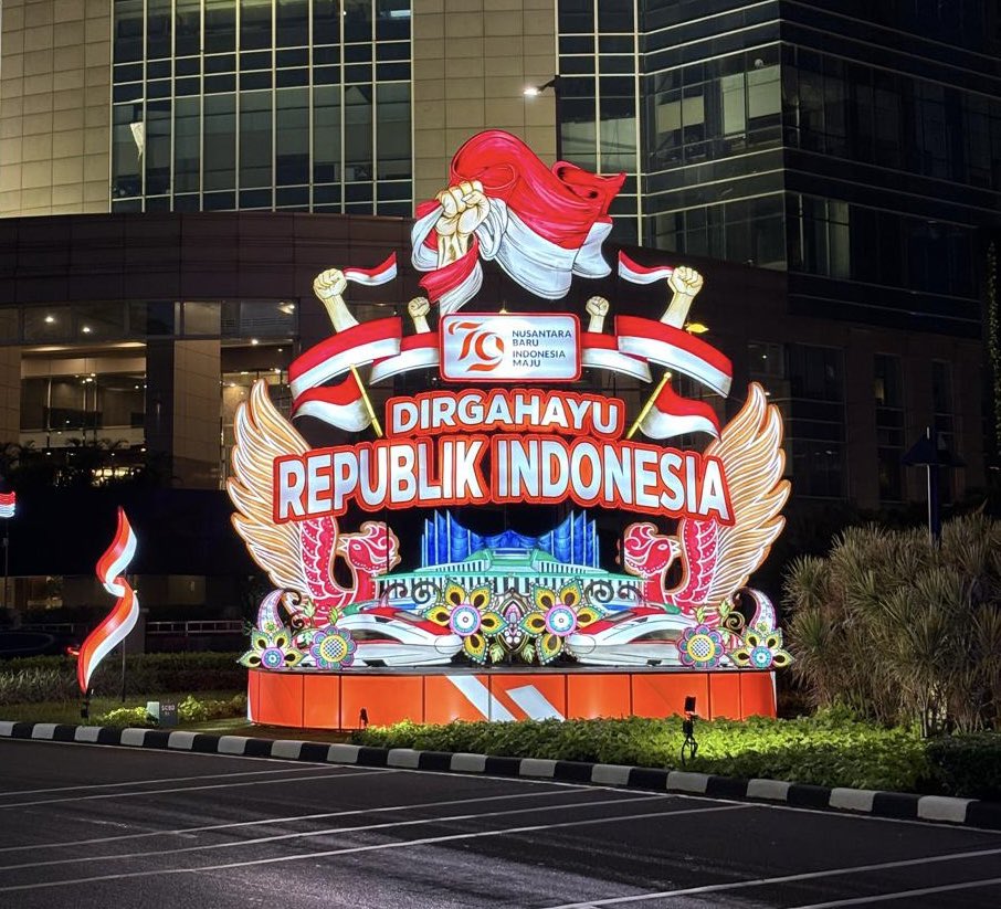 PD_99's tweet photo. Recently I traveled to Jakarta and Bandung Indonesia, finding so many cultural and language similarities eg airline is Garuda, Dirgahayu Indonesia is their Independence Day, Putri Indonesia is the beauty contest. Satyamev jayate commonly used in elections.(1/3) https://t.co/izlqKs0E3s