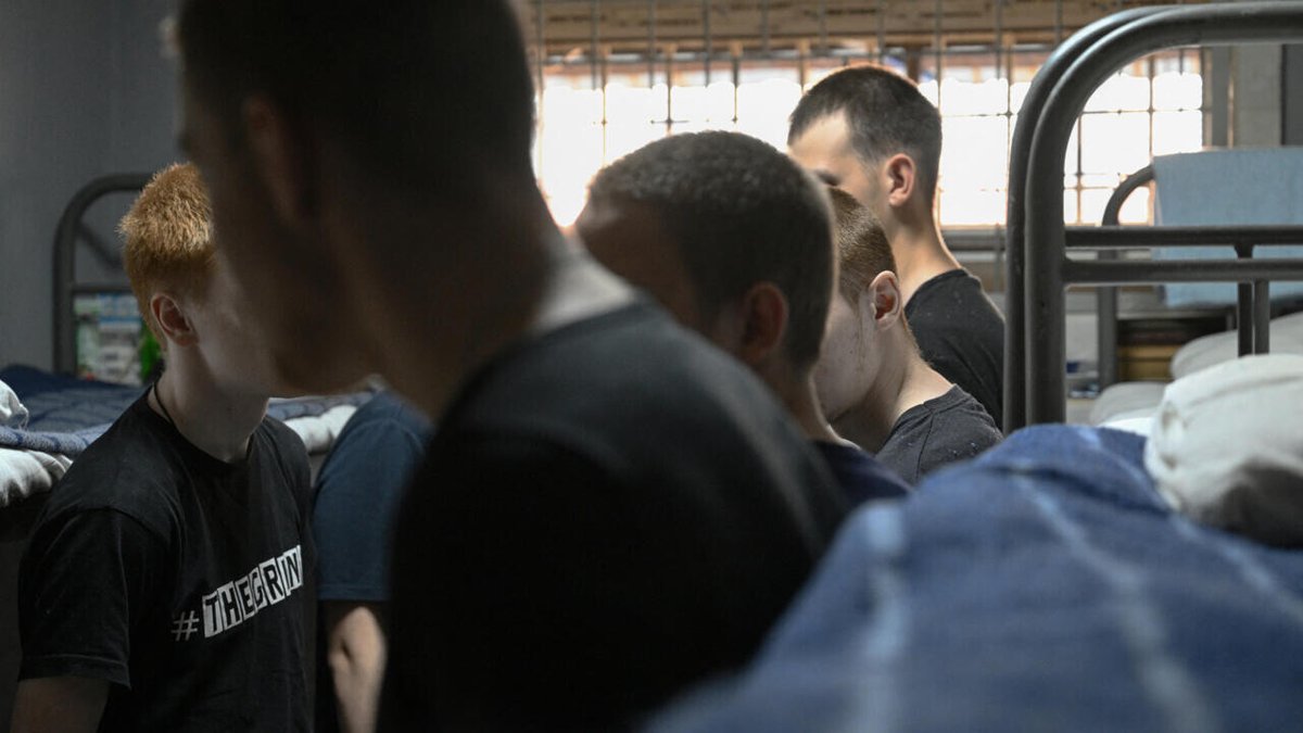 France24_en's tweet photo. Ukraine's capture of hundreds of Russian conscripts in Kursk region undermines Putin's war rhetoric
➡️ https://t.co/gXYrJs85BR https://t.co/ZNyqq94f3N