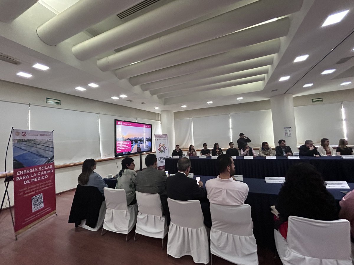 monica_samudio's tweet photo. Inició la reunión en @CANACINTRAMex sobre el #ProgramaFomentoTransicióEnergética en Tiendas y Cadenas Comerciales. El #CodigoDeRed y la #GeneracionDiatribuida temas centrales. Todos queremos cumplir ! Principales retos: capacitación y divulgación. @martibatres @Energicolor https://t.co/TeLIHcLv79