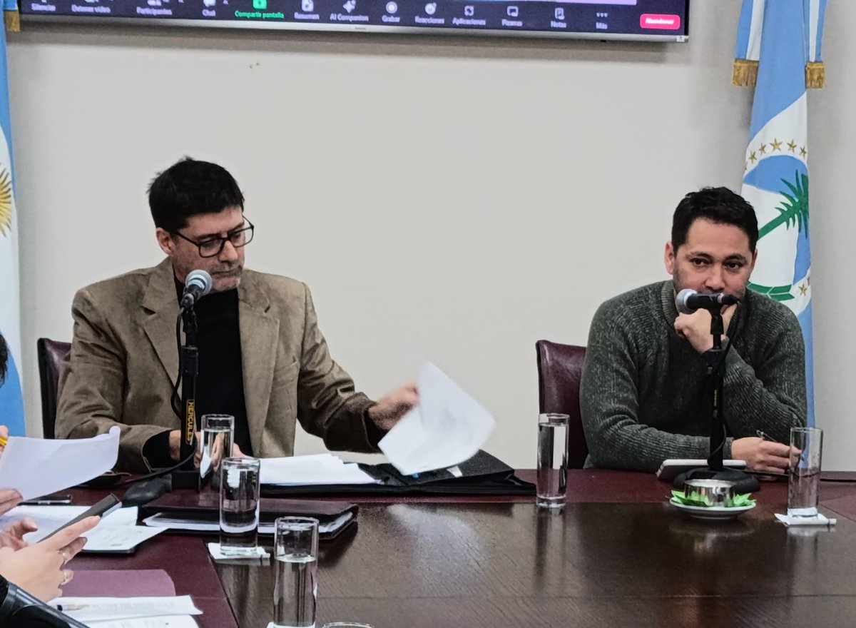 Geraneuquen's tweet photo. En #ComisionE le dimos despacho al #Proyecto de #Ley que regula la actividad económica de los materiales no ferrosos, con el claro objetivo de frenar el robo del cobre y otros metales. #Industria https://t.co/sPl60rVQrQ