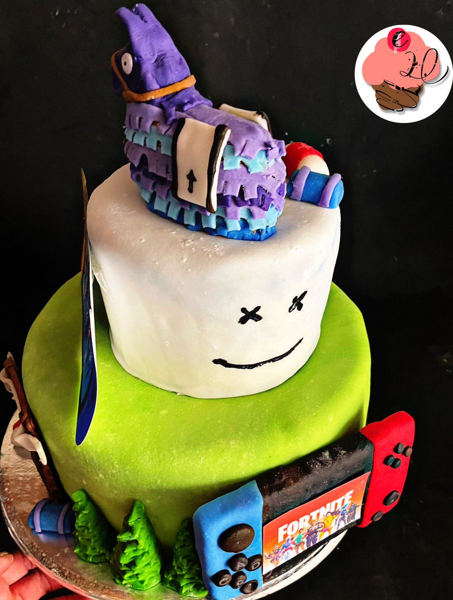 Pastel CupCakelicious Fornite

Pan de vainilla con relleno de ganache y fresas naturales

¡Personaliza tu pastel!
📲3313450100 #whatsapp 

#cakeshop #cakelover #cakes #pastry #pastrylife  <a href="/TeloVendoGDL/">Te lo Vendo GDL</a> <a href="/BazarBarato/">Bazar GDL</a>