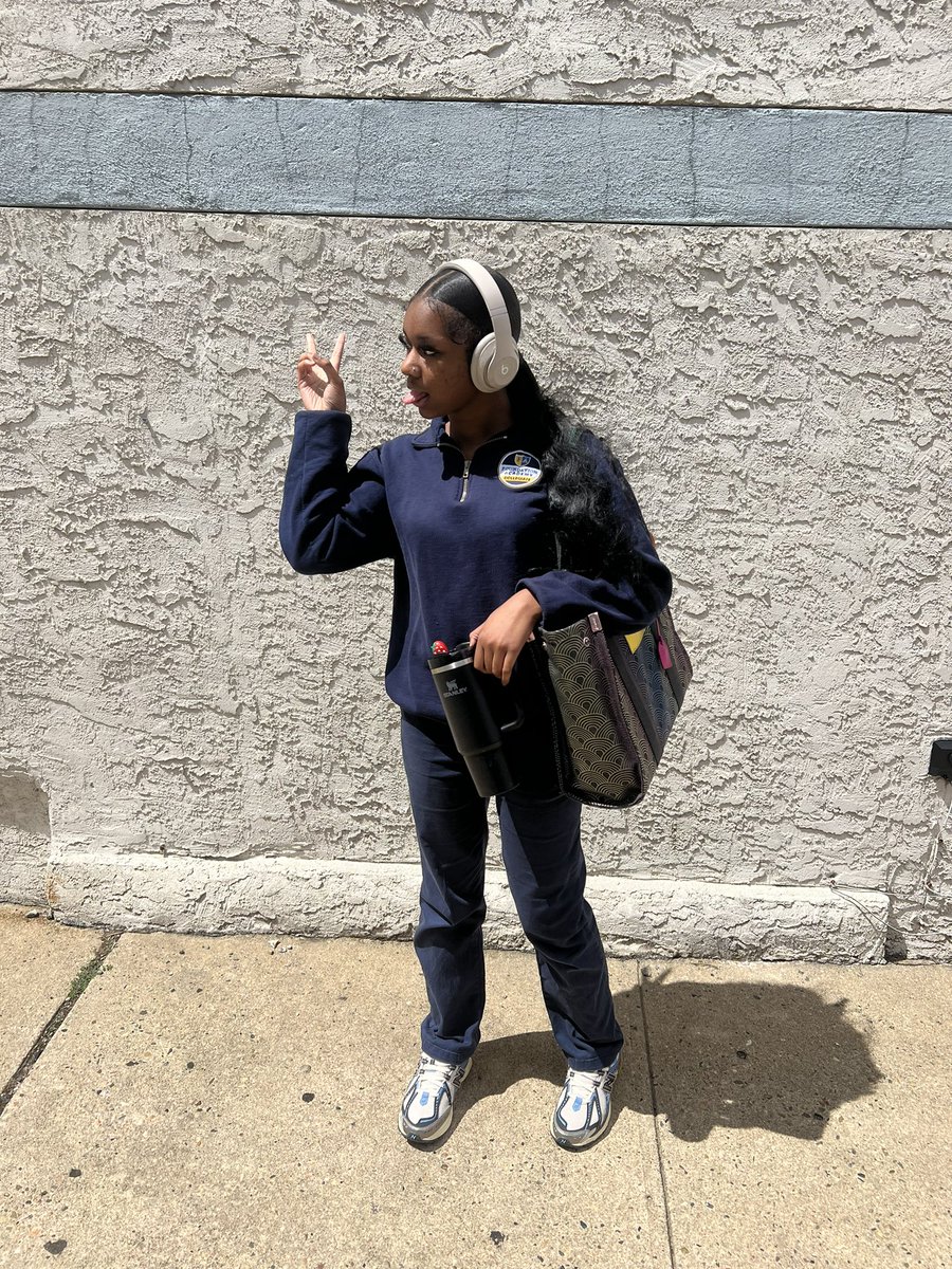 Aziyah444's tweet photo. ##lastfirstdayofschool💕 https://t.co/2R9cGoX8Xg