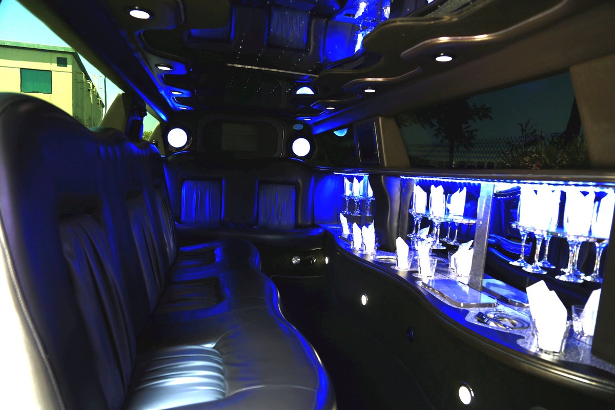 SFEliteLimo's tweet image. 🚗✨ Elevate your journey with Elite Limousine! Discover our fleet of luxury sedans, SUVs, and stretch limos for any occasion. Travel in style and comfort with us. Book your ride today! 🌟🚀

#EliteLimousine #LuxuryRide #BookNow