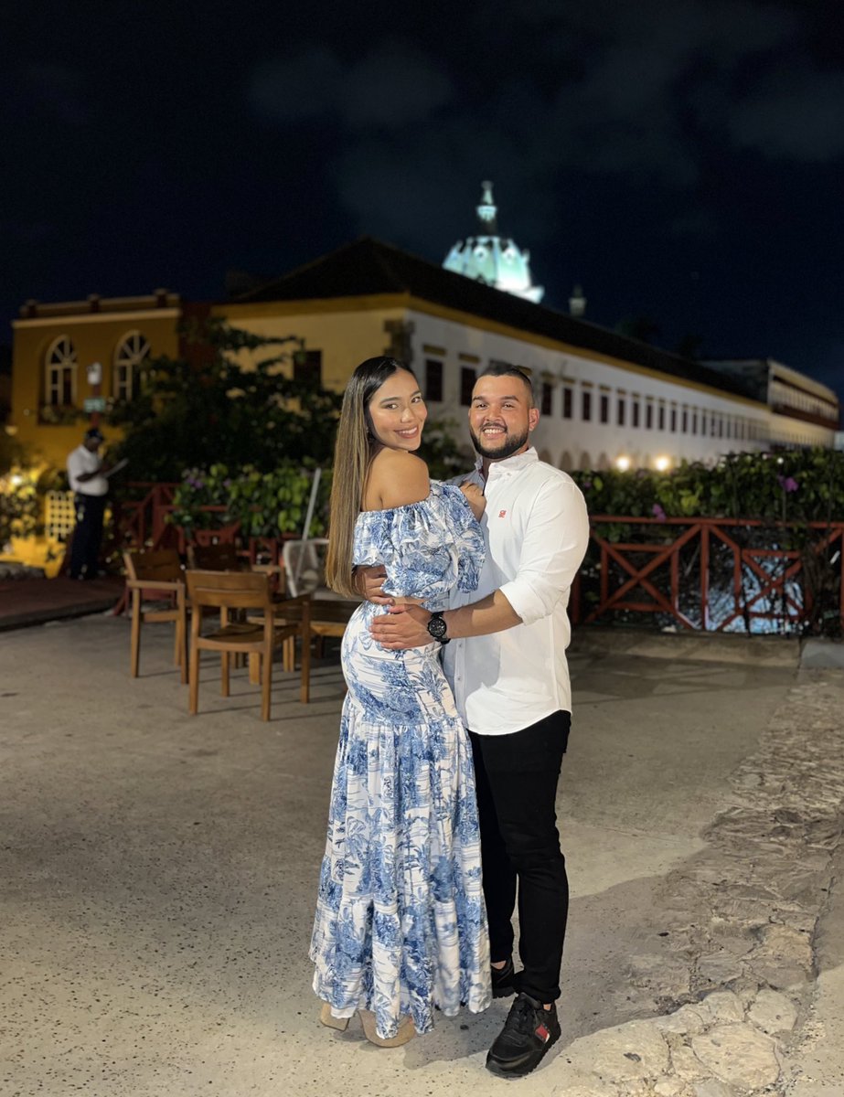 Un mes de diferencia en estas fotos y cada día lo miro y pienso en que él es mi oración respondida, mi milagro más bonito. 
Después de una tormenta tan fuerte, Dios me dio la oportunidad de seguir abrazándote y cuidándote, fue Él quien me hizo fuerte para seguir amándote.