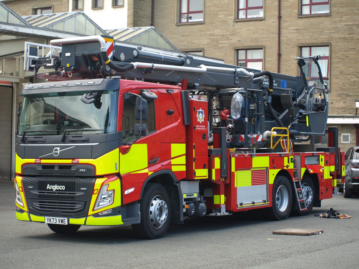 Yorkshire999 tweet media