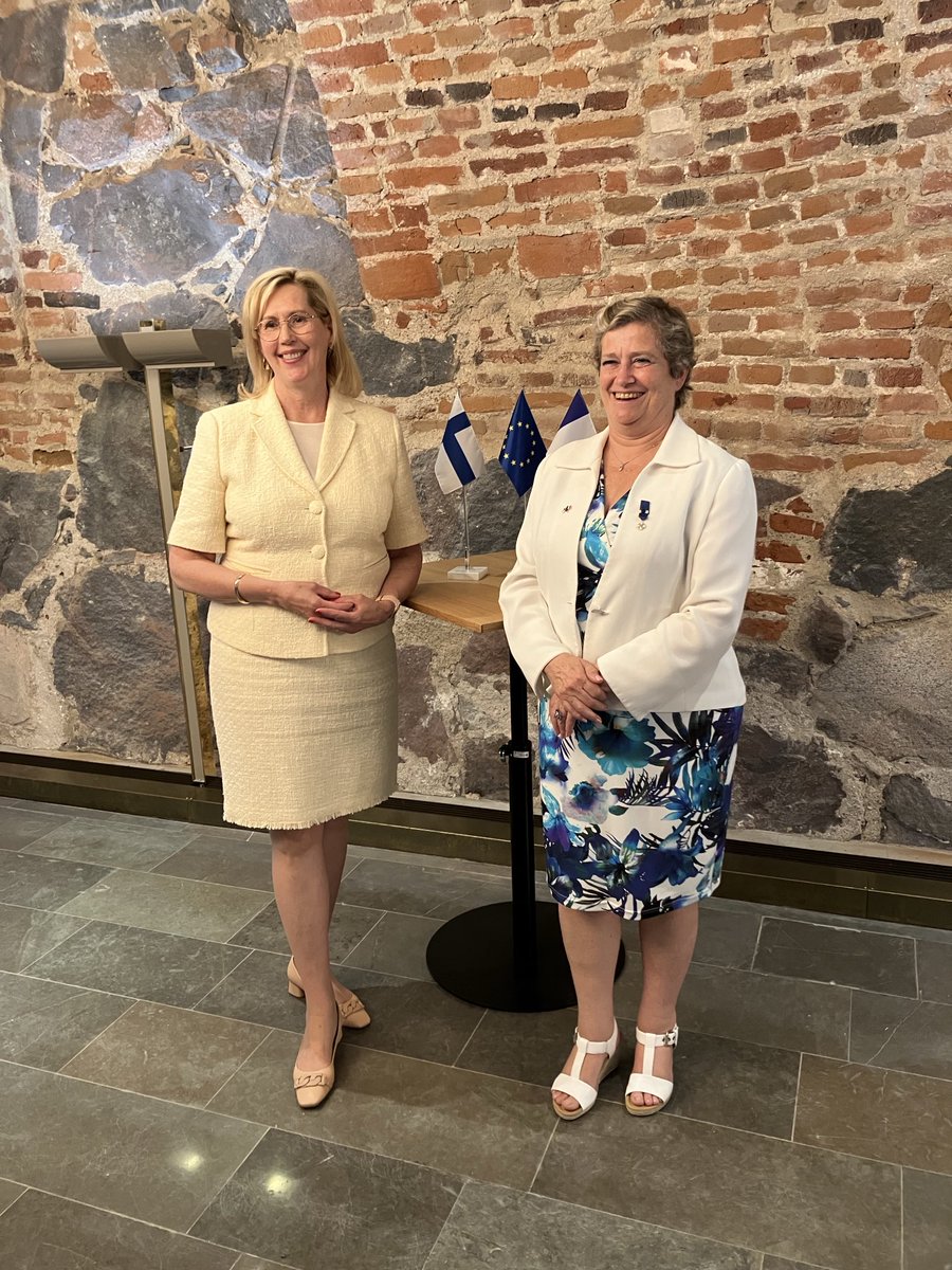 Permanent State Secretary ⁦<a href="/jukka_salovaara/">Jukka Salovaara</a>⁩ hosted a luncheon in honour of the departing Ambassador of France H.E. Agnès Cukierman. She was presented with Commander (First Class) of the Order of the White Rose of Finland.
⁦<a href="/Ulkoministerio/">MFA Finland 🇫🇮</a>⁩ 
⁦<a href="/ambafrancefi/">France en Finlande 🇫🇷🇪🇺</a>⁩