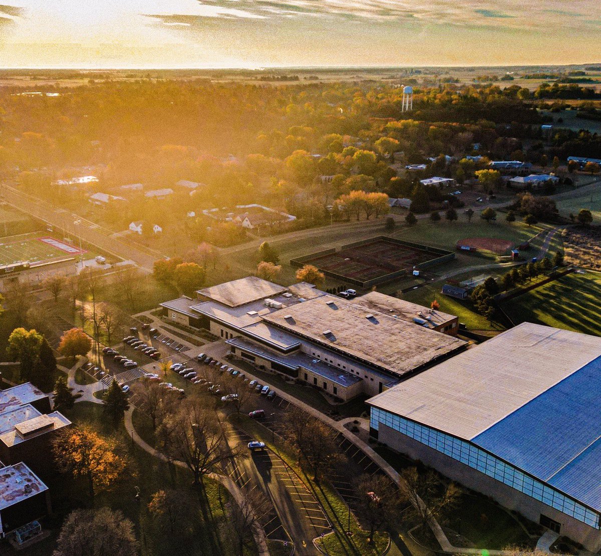 Track &amp; Field Recruit Visit Day!  

Come and visit campus this fall and spend a day checking out our facilities, talking with the team and catch a home football game.   

👤Class of 2025 Recruits and Families 
🗓️ Sat Sept 14th 
🔗 forms.gle/JAWUbnyLfUfxW1…
 
#RCTF | #HawksFly