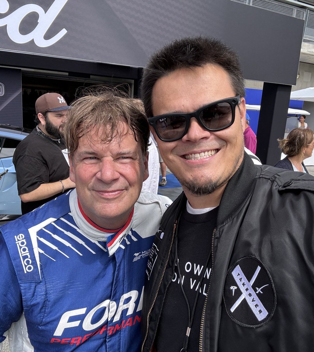 bowefamilyEV's tweet photo. Next @tdfwpodcast drops tomorrow! 🎙️ We had such a great conversation with John @teslaownersSV, Joe @SK Tesla &amp; Sergio from @TeslaMb about their amazing meeting with @Ford CEO @jimfarley98 ! Love to see Jim’s continued passion for EVs &amp; collaboration with the @tesla EV community. https://t.co/gGX7M2MWmm