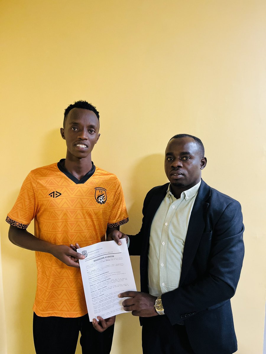 Ishimwe_Ida's tweet photo. #Bugeserafc
NYARUGABO MOISE wari umukinnyi wa AS KIGALI yerekeje muri BUGESERA FC mu gihe cyโumwaka umwe.
@Bugesera_fc https://t.co/5ZnyoyGuya