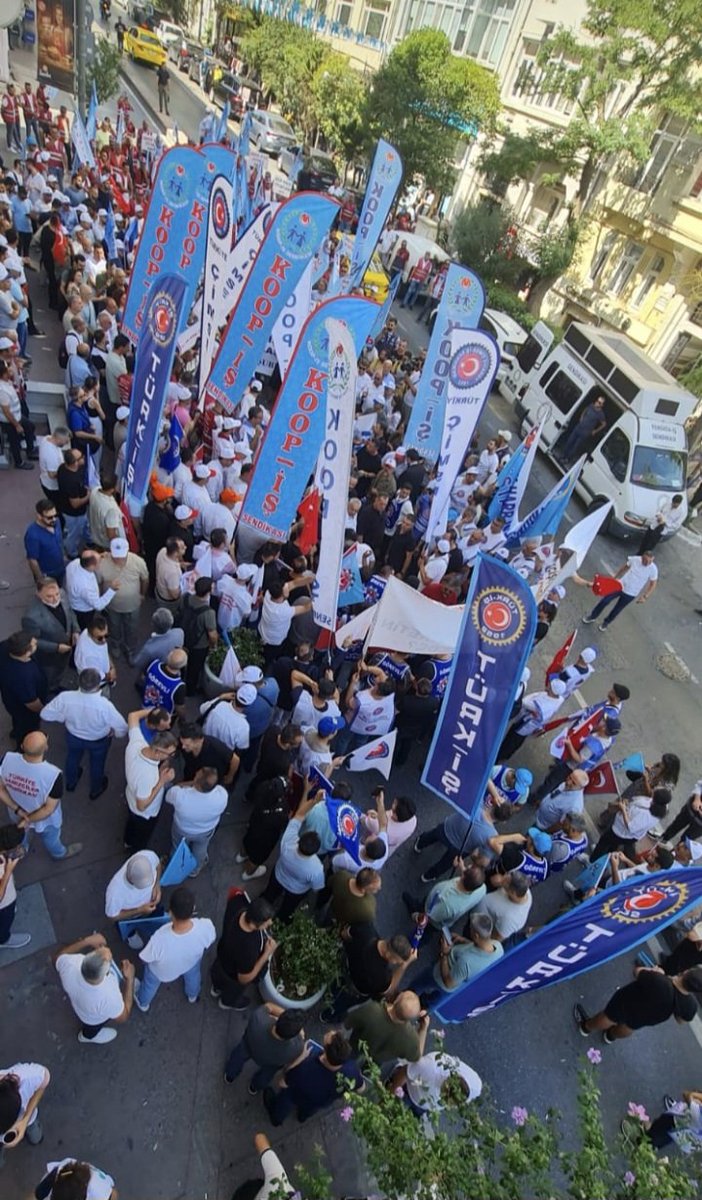 Koop İş Sendikası İstanbul Şubeleri olarak; Konfederasyonumuz TÜRK-İŞ'in aldığı karar doğrultusunda “zordayız geçinemiyoruz” Vergide Adalet istiyoruz adıyla başlattığı eylem süreci kapsamında TÜRK-İŞ İst.Blg.Basın açıklaması na destek verdik.20.08.24