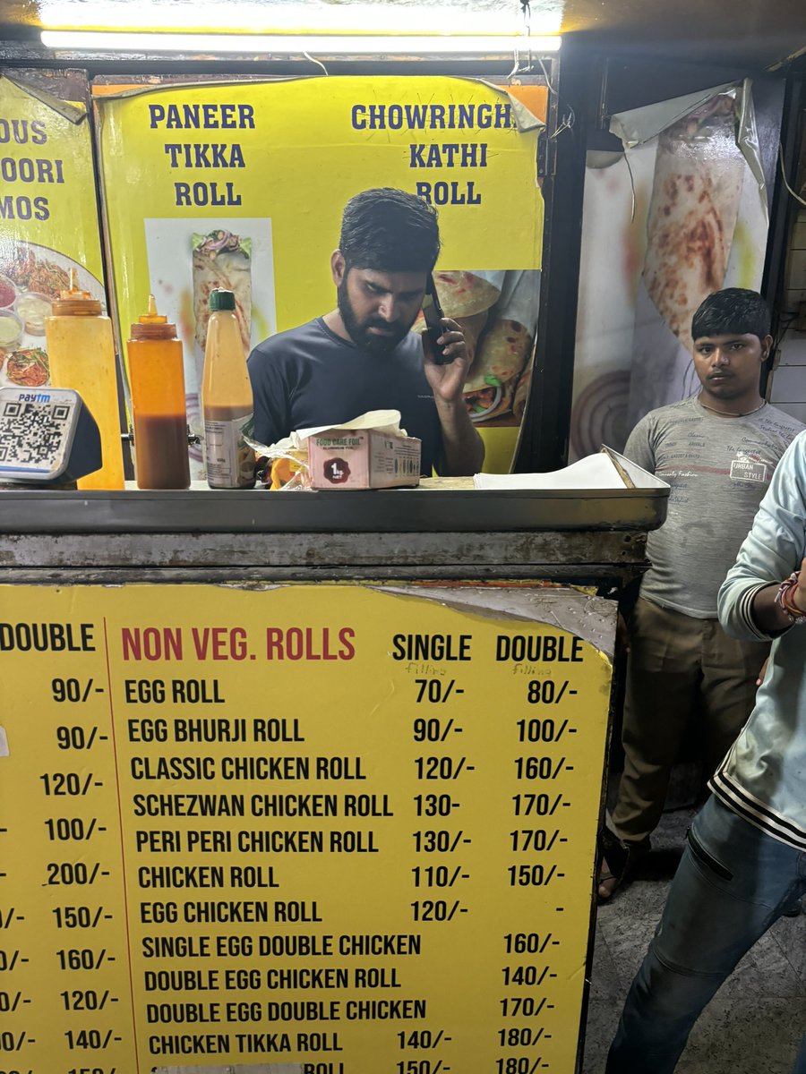 Vinus_dream's tweet photo. Y is the price difference @Swiggy @SwiggyCares . This is not done and unfair trade practices. Talking about your #Southex stall . Hope you all would respond https://t.co/GfT5RxhoW2