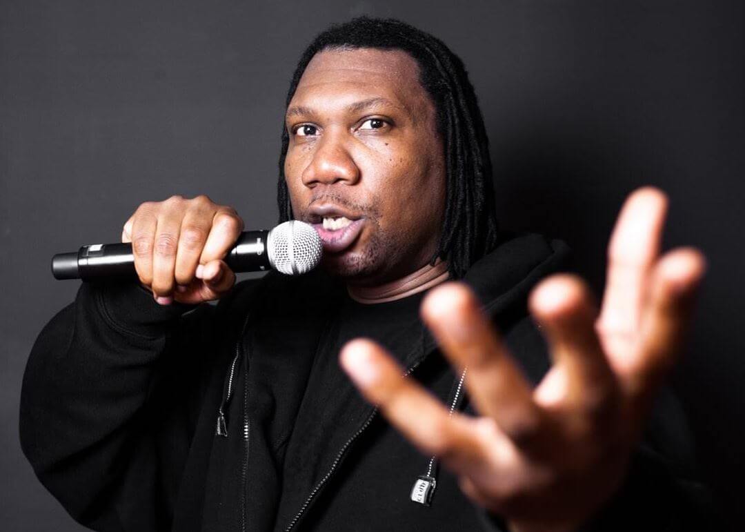 le_prad's tweet photo. Lawrence Krisna Parker Tout Moun Konnen Sou Non KRS-One Se Yon Rapè Ameriken Ki Fèt 20 Out 1965 Nan Bronx Nouyòk,Yon Nonm Ki Kontribye anpil nan Sa Hip Hop ye Jodi a,Misye Se Teacha Hip Hop e Li Ekri pi Gwo Liv ki sèvi kòm Gid aprantisaj Hip Hop,THE GOSPEL OF Hip Hop,HBD Blast https://t.co/ECJzzwjGxl