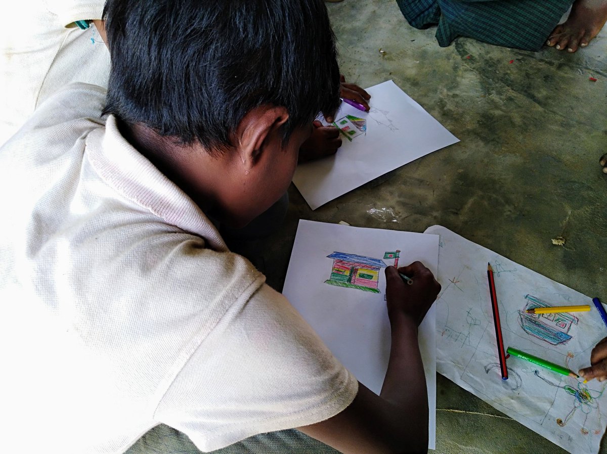 masumranabd's tweet photo. World Humanitarian Day!
It was 2018, I was working for the JAAGO Foundation Safe Haven Project in Unchiprang Rohingya Refugee Camp. I and Sawrupa (my colleague) arranged a drawing session for those Rohingya Refuge Kids to reduce their traumatized mind!

#WorldHumanitarianDay2024 https://t.co/7aMTvVHufP