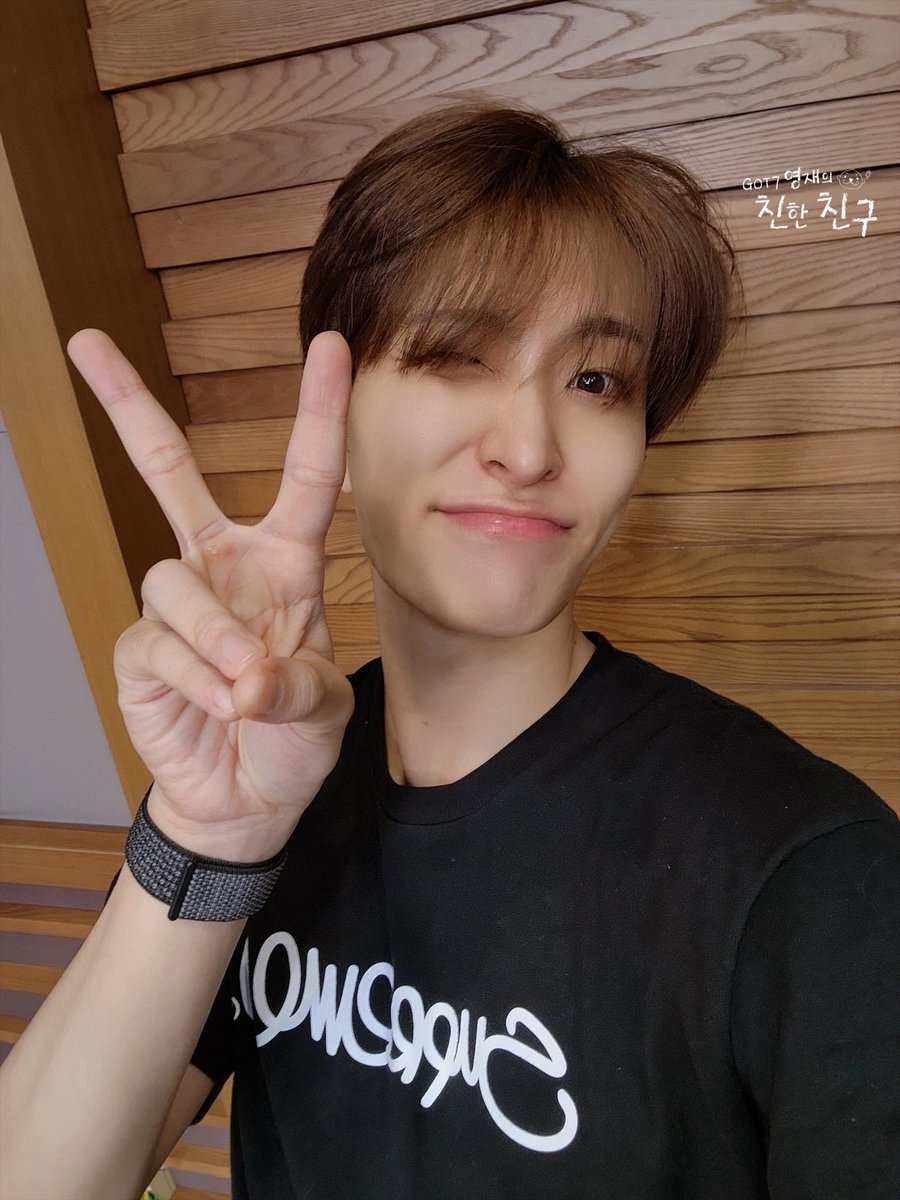 mbcbf_ever's tweet photo. 🦦친친🦦
#달친친 #달디 #퉬카

오늘 위클리아이돌 노래였던 핑클의 영원한 사랑
혼자달 주제였던 내가 돈을 버는 이유
내일 초대손님인 SF9
모두가 만나서 탄생된 영상 🤭💚

#MBC #RADIO #GOT7영재의친한친구 #친한친구 #친친 #달친친 #달디 #GOT7 #갓세븐 #영재 #YOUNGJAE https://t.co/cBTT9hlE4o