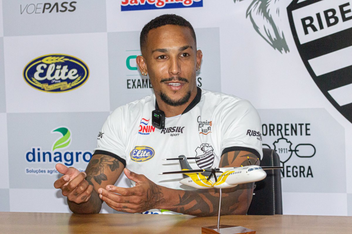 ComercialFC's tweet photo. O ARTILHEIRO VOLTOU ⚫⚪⚫

Raphael Macena está de volta ao Leão do Norte 🦁🦁🦁Jogador histórico em acessos do Comercial, o atacante integra o grupo na segunda fase da Copa Paulista.

Bem-vindo meu artilheiro. Faça nossa nação feliz como sempre fez ⚪⚫⚪

Vamos, meu Leão ⚫⚪ https://t.co/A4P9zKR4Iw