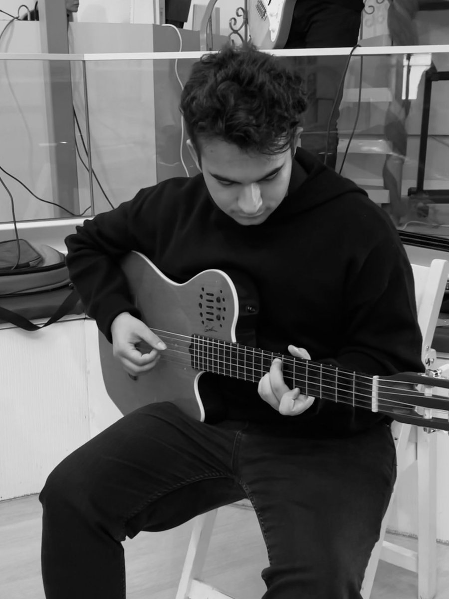 İzmir Demokrasi Üniversitesi Müzikoloji Bölümünü kazanan öğrencimiz Mahmut Nebi KIZILARI'yı tebrik ediyoruz.