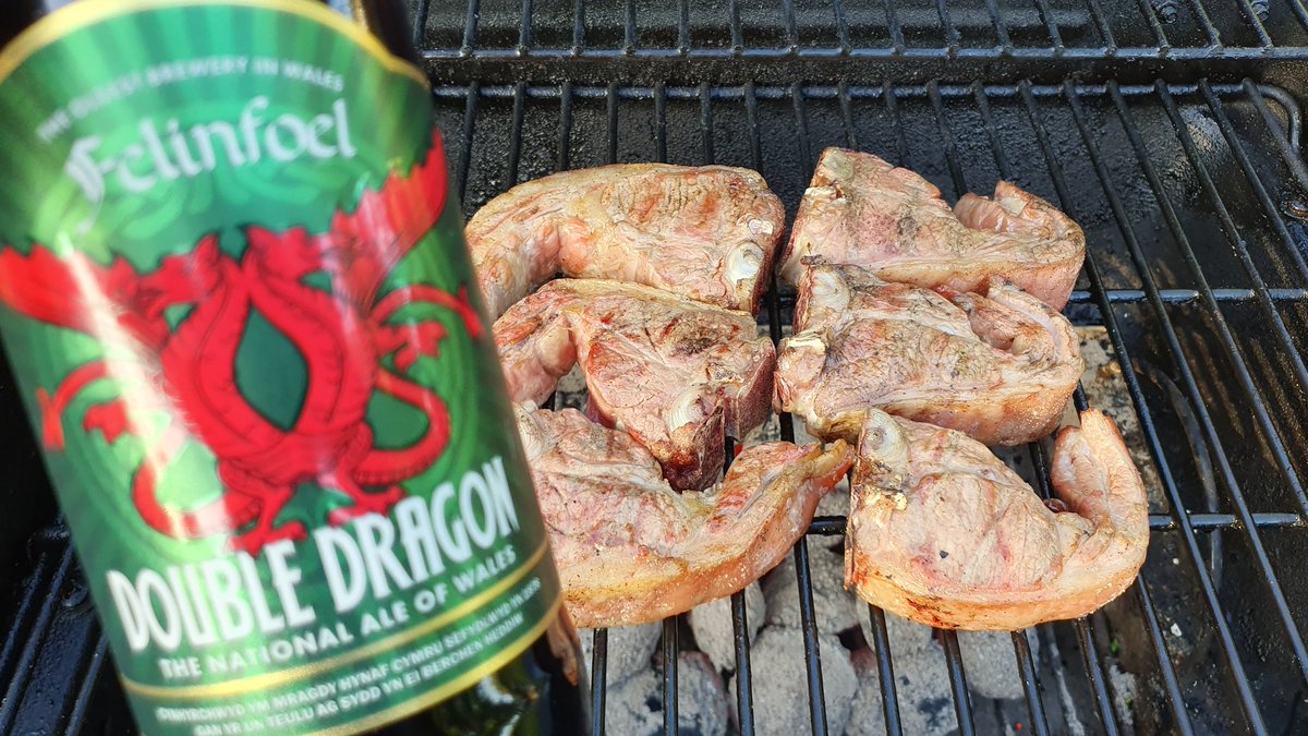 CThomas663's tweet photo. Tonight's #BeerMeatFire is the Land of my Fathers edition.
Iechyd da! https://t.co/6jQxkI0CCz