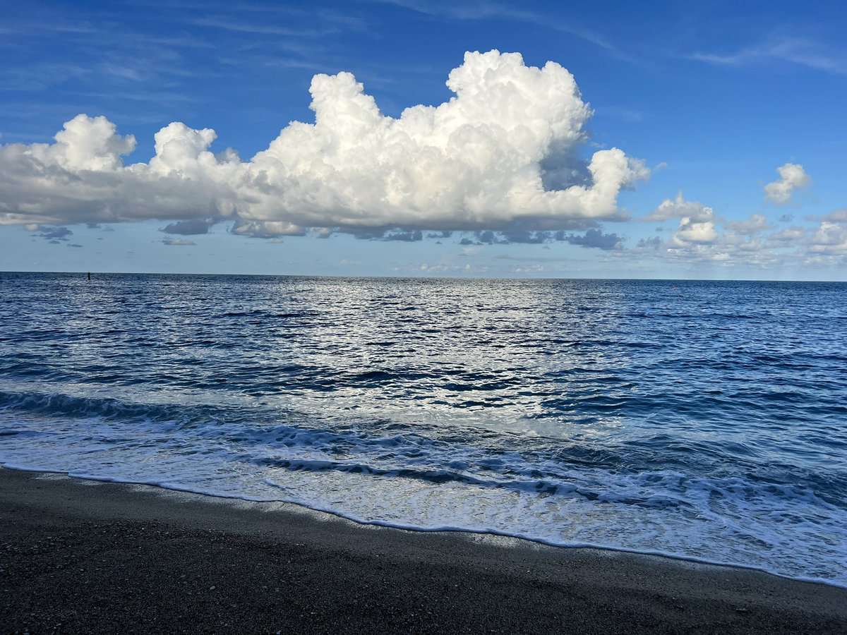 #SummerContrasts… #LaSpiaggiola <a href="/RivieradelConer/">Riviera del Conero</a> #MarcheCounty #marchecounty