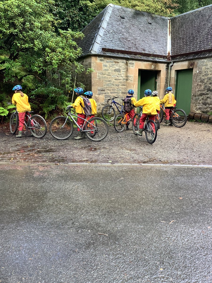 We’ve had a fantastic day at Benmore today! We have been cycling, canoeing, shore scrambling, gorge walking and tackling the high ropes. Lots of wet clothes but lots of fun!