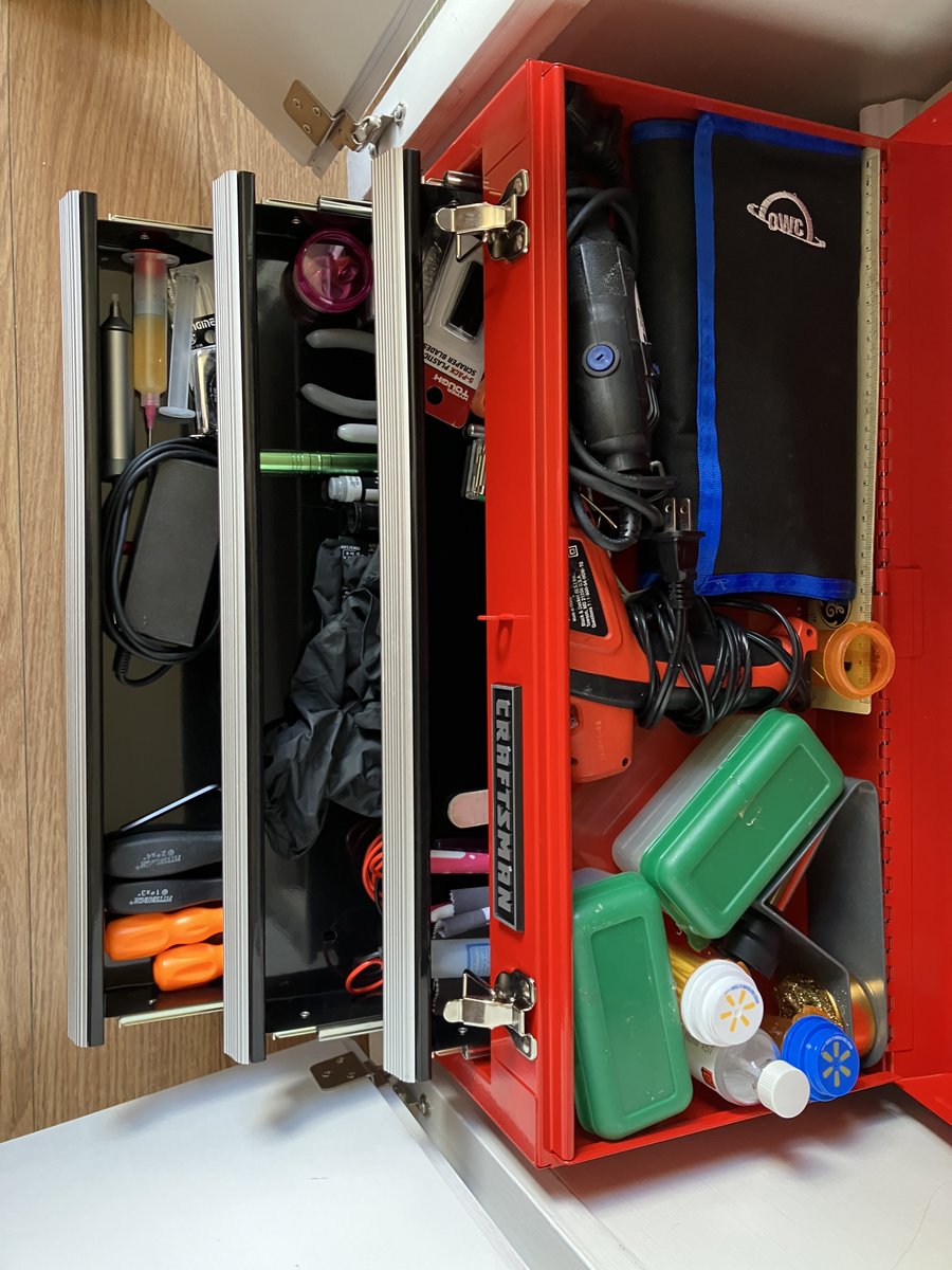 A tidy bench is a happee bench. Need to divide the drawers so it doesn't all roll around when I take it places.