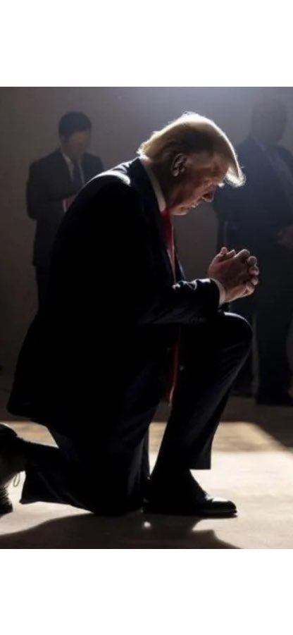 main_man33's tweet image. ✝️Lord, how they have increased who trouble me! Many are they who rise up against me. Many are they who say of me, “There is no help for him in God.” Selah
But…my glory in the One…will not be afraid of ten thousands of people who have set themselves against me all around✝️ Ps.3