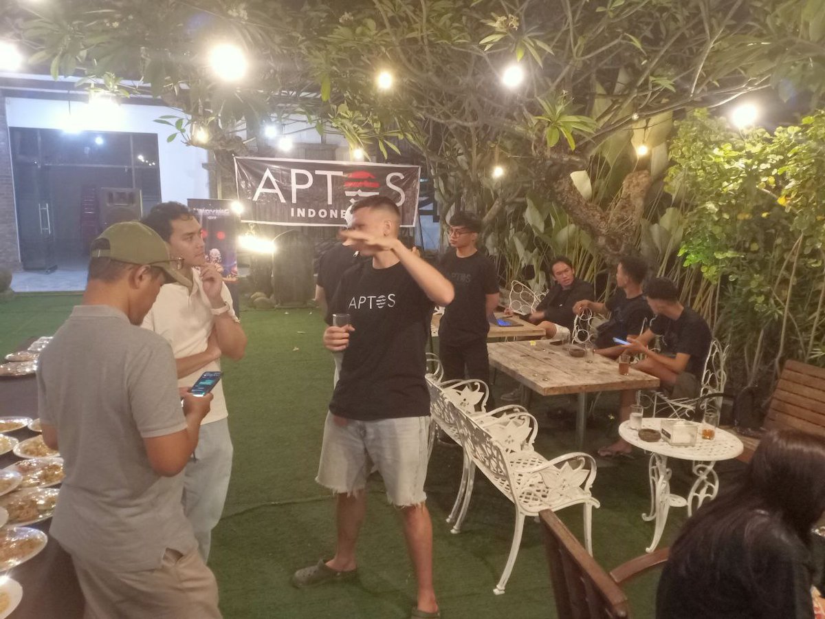 Aptos_Indonesia's tweet photo. Terima kasih kepada aptosian 🇮🇩 yang sudah hadir dalam acara MEET UP di Bali pada hari ini,kalian luar biasa 🌐🙌🔥

Terima kasih juga kami ucapkan kepada @UndyingCity atas kolaborasinya dalam acara meet up kali ini 🔥

Lead by @Gusma_Apt & @XerafinoX dibantu oleh Aptos Collective @leomaptos @xieBRIsik
@AryaKmng

Sampai jumpa di acara MEET UP berikutnya 🙏🙌🌐