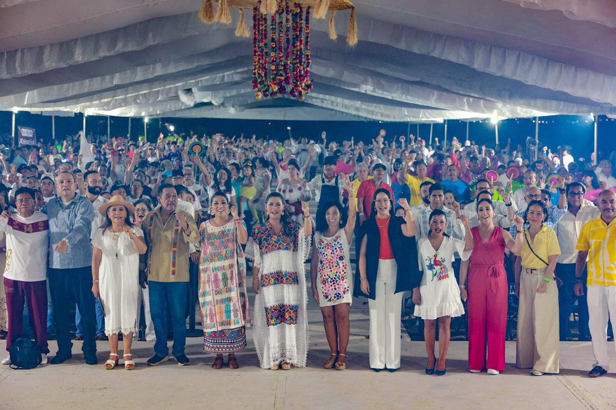 ReneVargasPi's tweet photo. El día de ayer tuve el honor de acompañar a nuestra Gobernadora, Mtra. @EvelynSalgadoP, a la inauguración de las Cuartas Olimpiadas de Oro de las Personas Mayores 2024, en nuestro bello puerto de Acapulco. 
#PlaneandoGuerrero https://t.co/YHxzSBvLtO