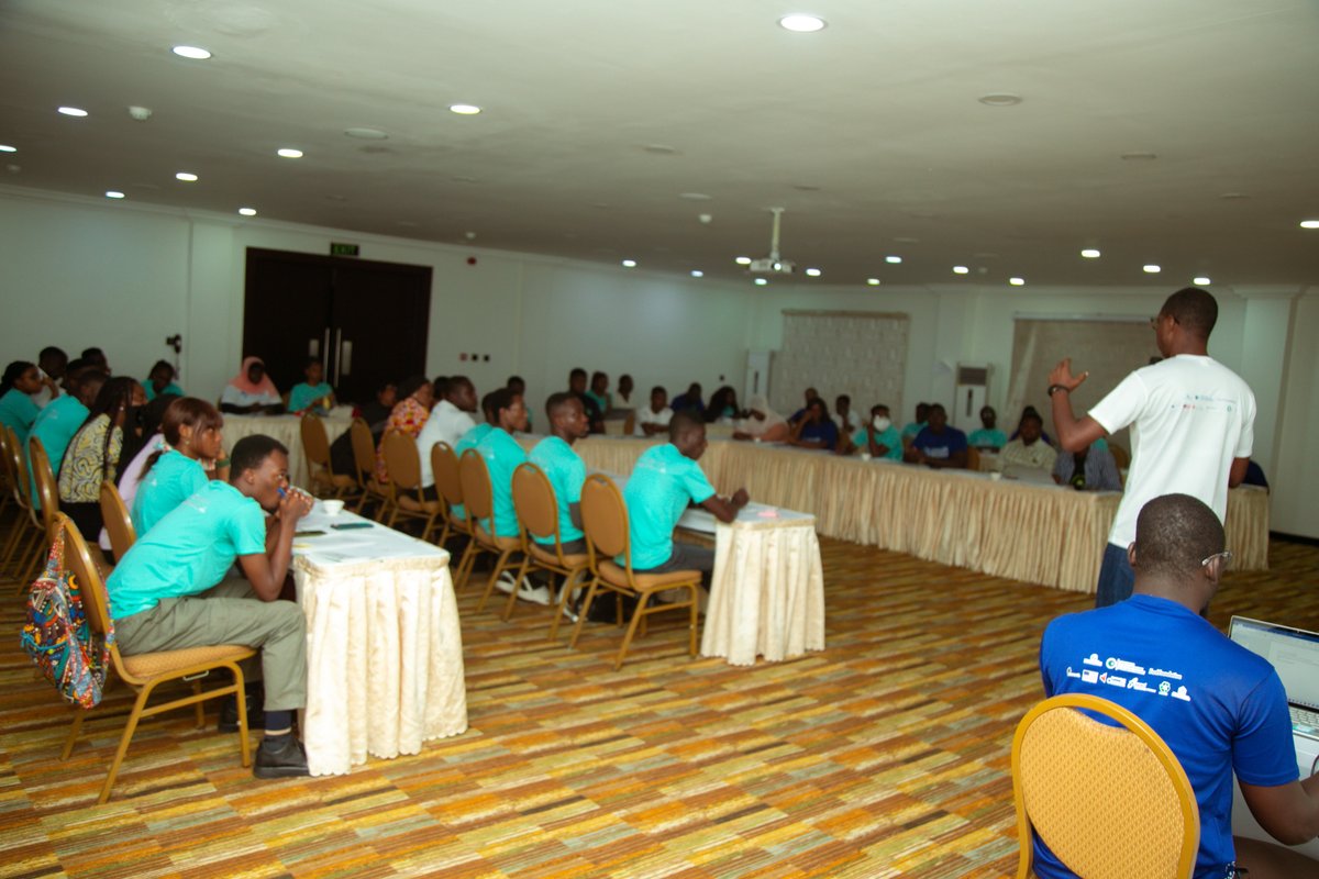 YouthNREGGh's tweet photo. Thread π§΅
1/2
In line with the #WeAreShifting vision for the year, the Youth-NREG platform held a revamp meeting with members. The refocus will see members focusing on natural resources at their local levels; regional to communities. https://t.co/AYDs0keRSt