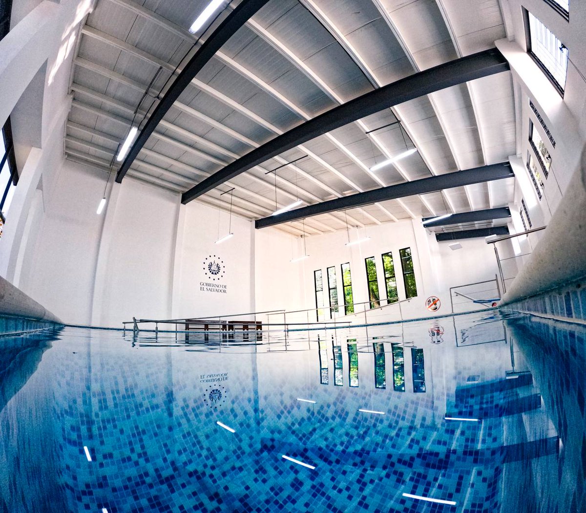 SaludSV's tweet image. ¡Inversión orientada a brindar servicios de rehabilitación a la niñez, juventud y adultos de la zona occidental del país! 🦵💪

Este día, participamos de la inauguración de las nuevas instalaciones del área de hidroterapia del Centro de Rehabilitación Integral de Occidente…