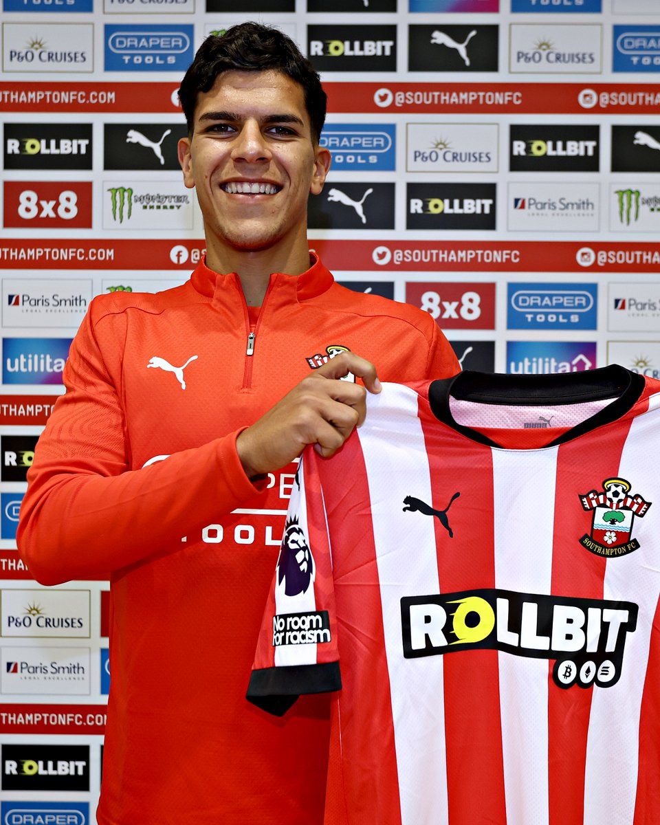 Mateus Fernandes foi oficializado no Southampton por 15M€ + 5M€ em objetivos.