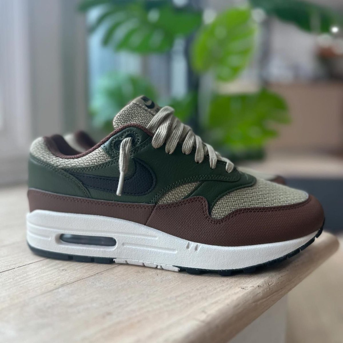 nike air max 1 khaki olive