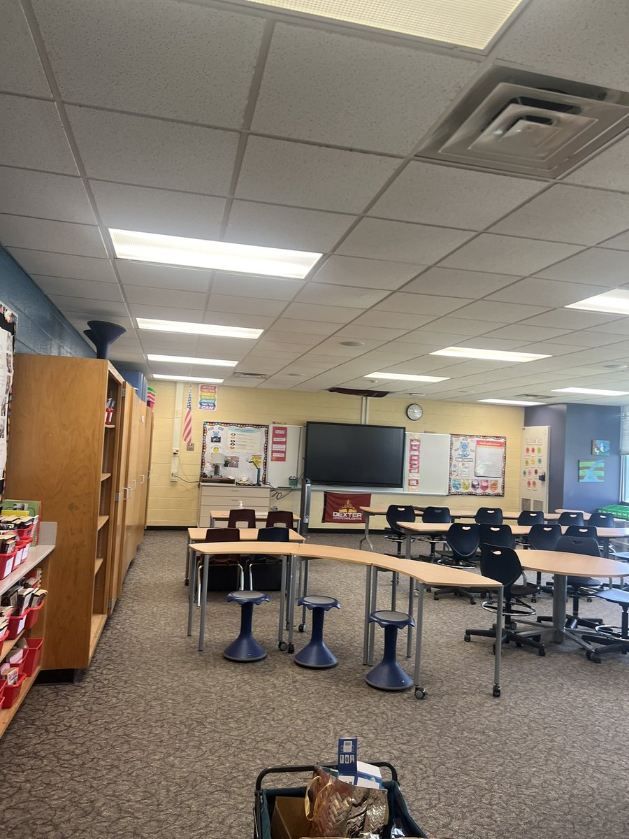 MrsNorrisclass's tweet photo. Classroom is just about ready for students! https://t.co/yHYBZUByjO