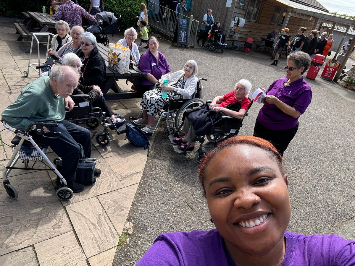SandholmeFoldAH's tweet photo. Our residents @SandholmeFoldAH @AnchorLaterLife are enjoying a trip out to ponderosa to see the animals #zoo #Animal https://t.co/CW1ZSp8gaH