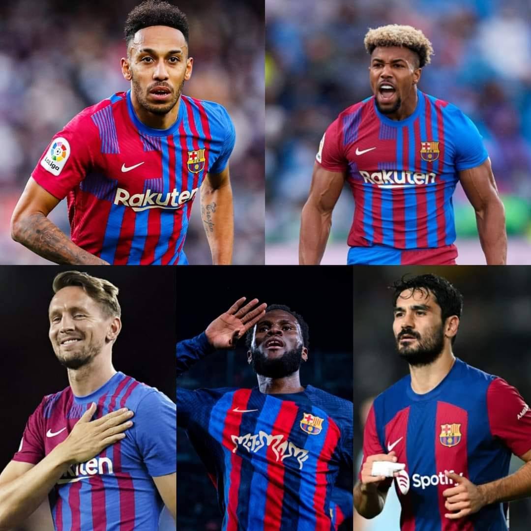 spidercule's tweet image. 🇬🇦 Aubameyang se redujo el sueldo y se sacrificó por amor al club, ya que Depay no quería irse y necesitaban espacio para Raphinha y Ferran.

🇪🇸 Adama se redujo el sueldo y la directiva no lo compró porque 20 a 30 millones era muy caro, y prefirieron gastar 115 millones en