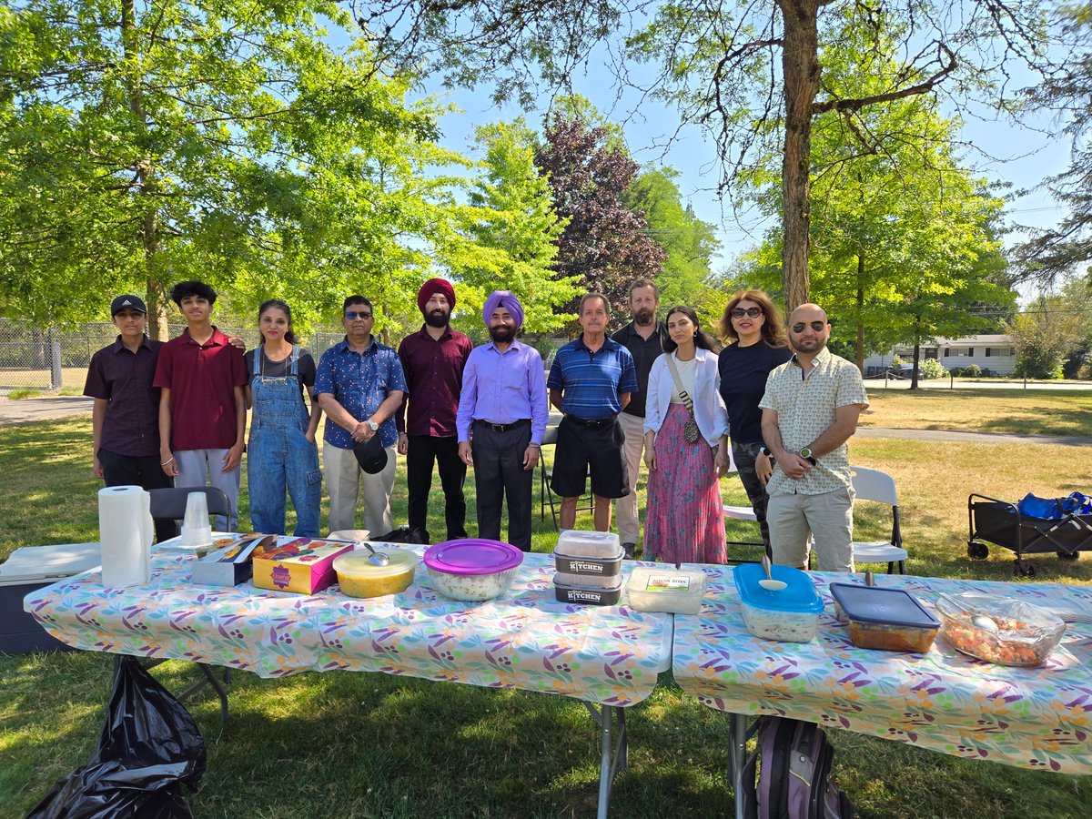 SurreyCentreCPC's tweet photo. Last weekend, our EDA members and their families gathered for a picnic party, providing us with a great opportunity to connect and get to know each other in person.  

#surreycentreconservativeeda #SurreyCentre #canada #surreycentreeda https://t.co/Sc20QQGTvC