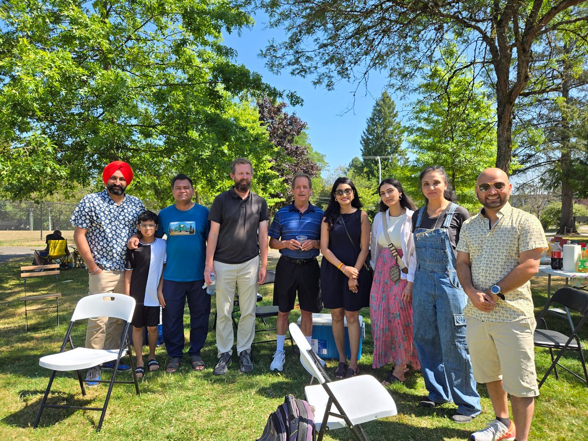SurreyCentreCPC's tweet photo. Last weekend, our EDA members and their families gathered for a picnic party, providing us with a great opportunity to connect and get to know each other in person.  

#surreycentreconservativeeda #SurreyCentre #canada #surreycentreeda https://t.co/Sc20QQGTvC