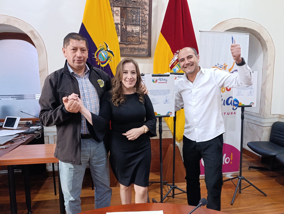 AzuayPrefectura's tweet photo. #FirmadeConvenios 📄✍
📍Importante firma de convenios de cooperación interinstitucional con los GAD Parroquiales de #Chumblín #SanCristóbal, #DugDug, #Palmas, #VictoriaDelPortete, #Delegsol y #Quingeo. https://t.co/AdZmnEGBJ0